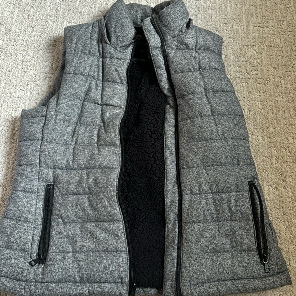 Banana Republic small puffer vest